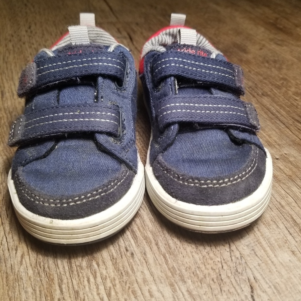 Stride Rite Logan Toddler Shoes size 7